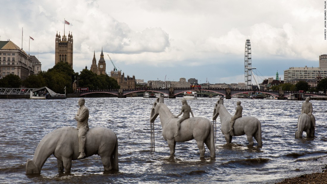 В Лондоне появились всадники экологического Апокалипсиса