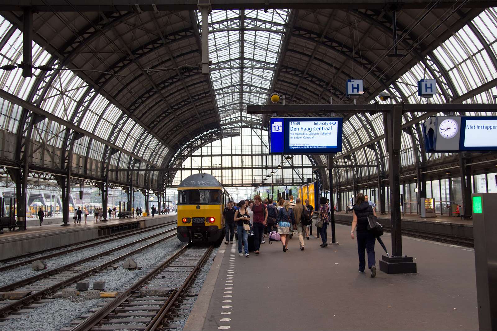 Все поезда Голландии полностью переведены на энергию ветра