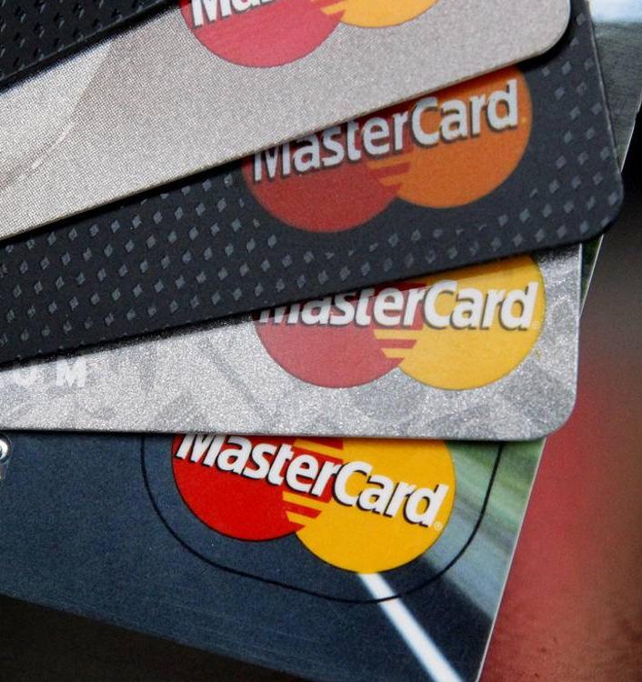 Переработка дня: экосумка MasterCard с функцией бесконтактной оплаты
