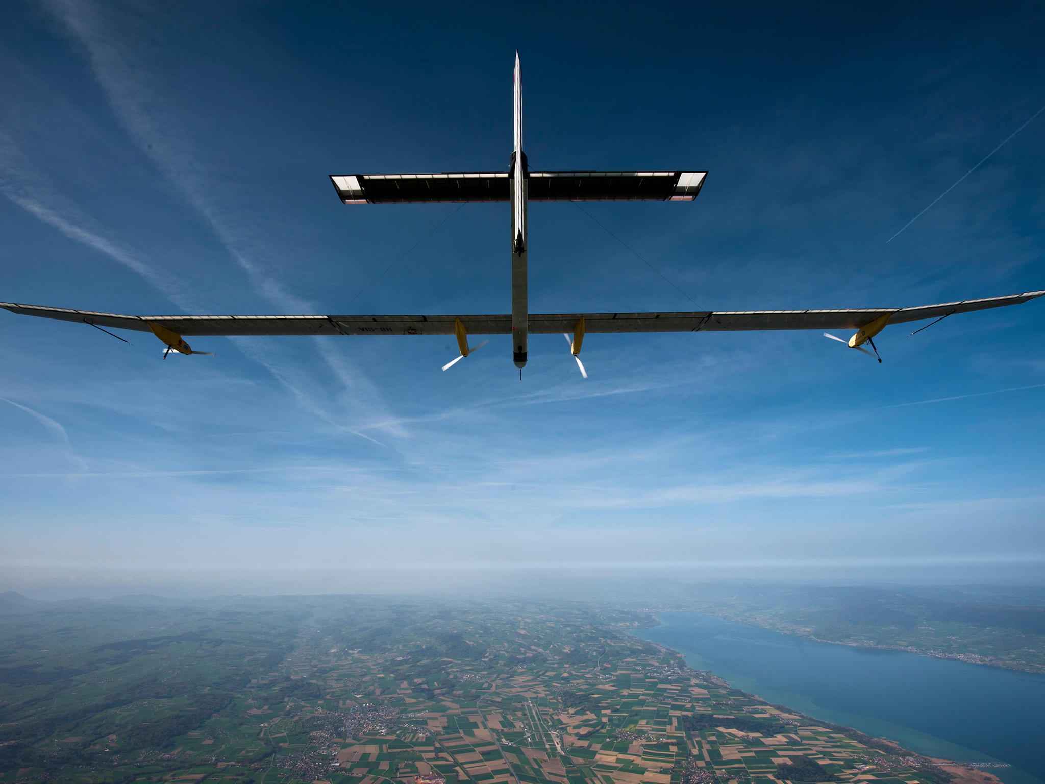 Solar Impulse 2 продолжит кругосветный полет в 2016 году