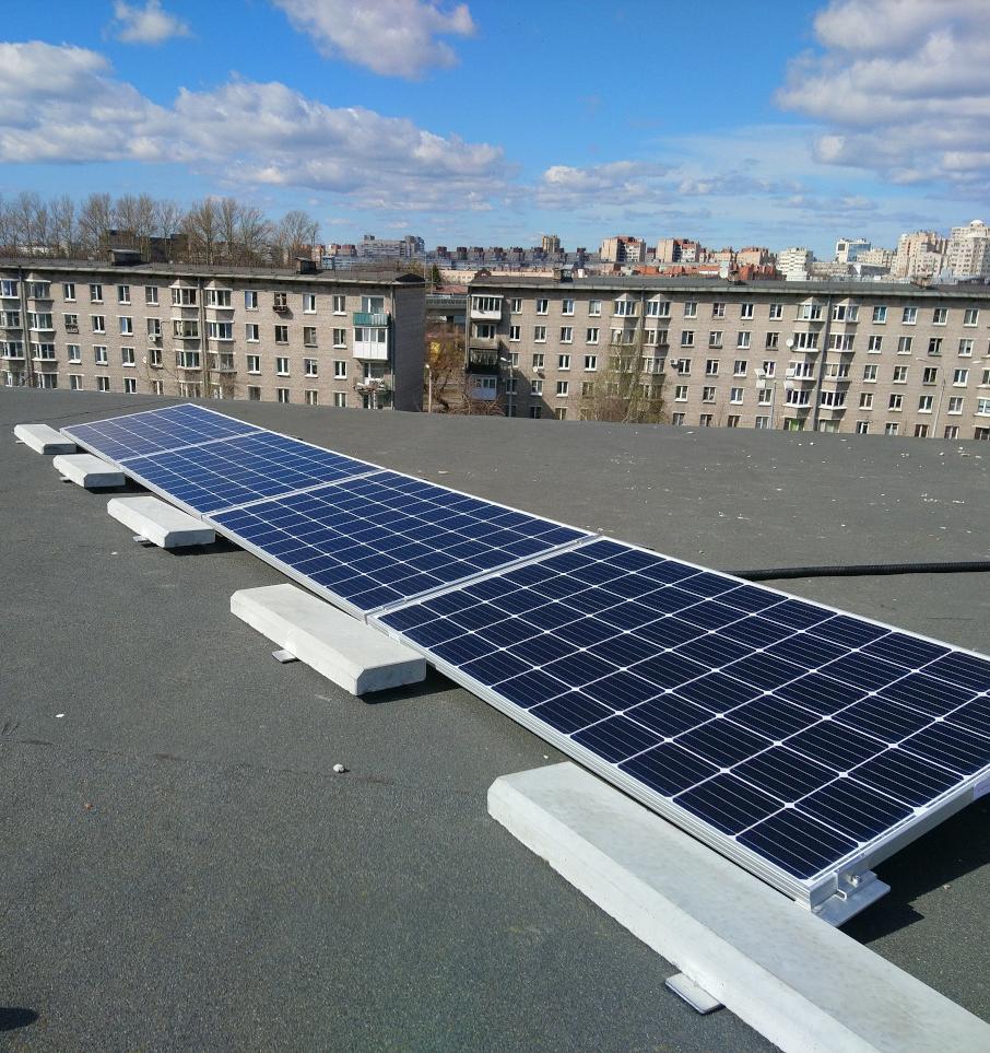 На крыше школы в Санкт-Петербурге установили солнечные панели