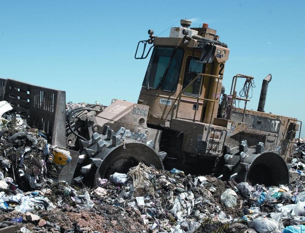 В Краснодарском крае продолжают вывозить отходы на закрытую районную свалку
