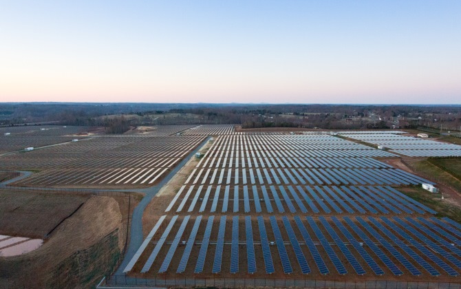 Apple построит солнечную электростанцию почти за миллиард долларов