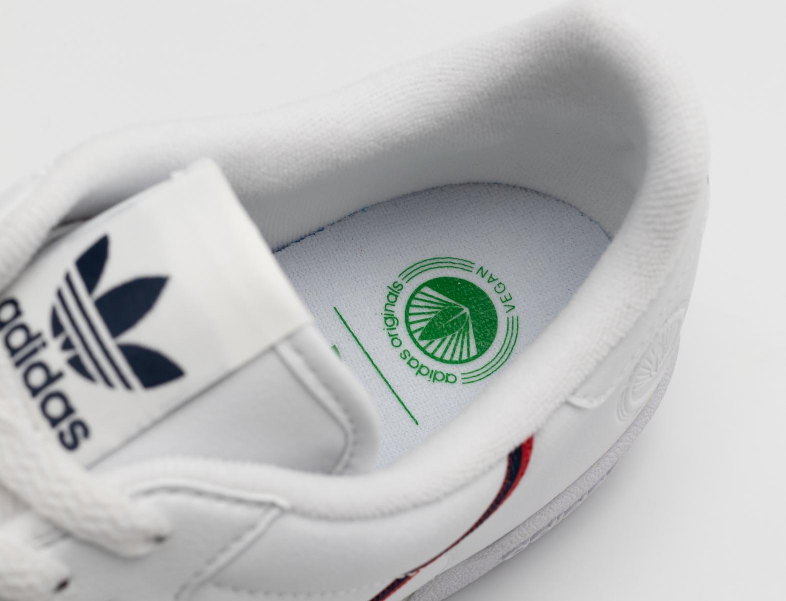 Adidas представил веганские версии культовых моделей кроссовок