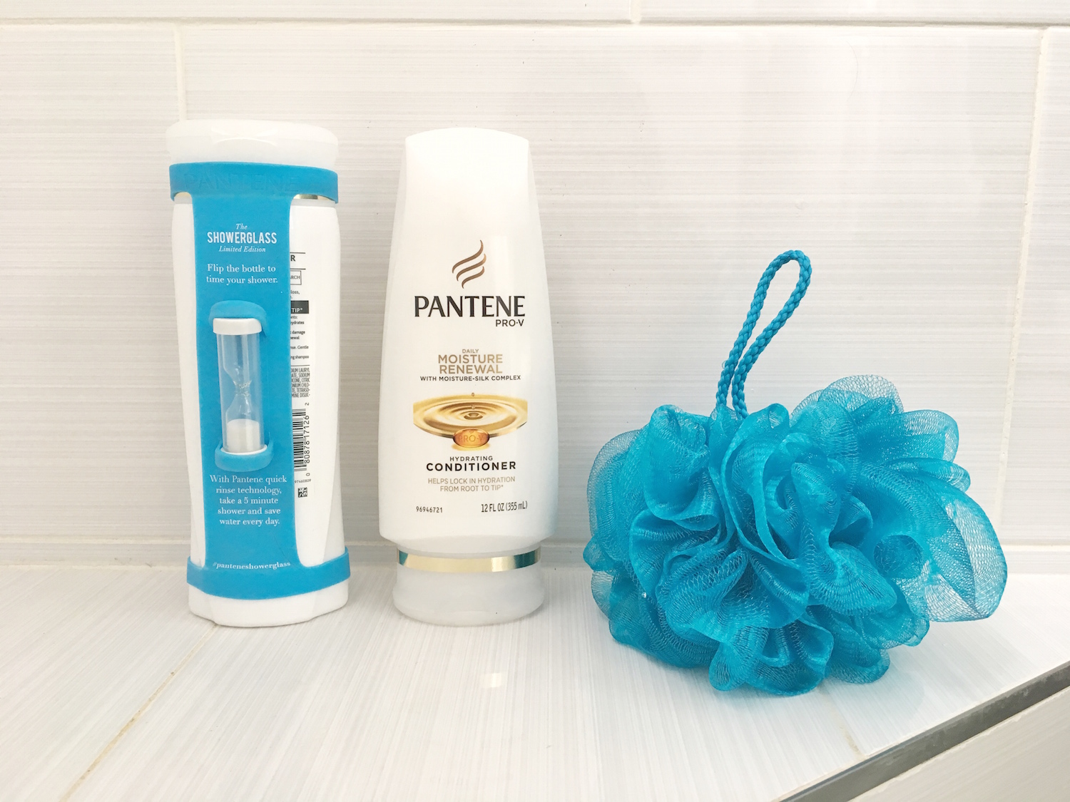 Новая упаковка шампуня Pantene Pro-V поможет экономить воду