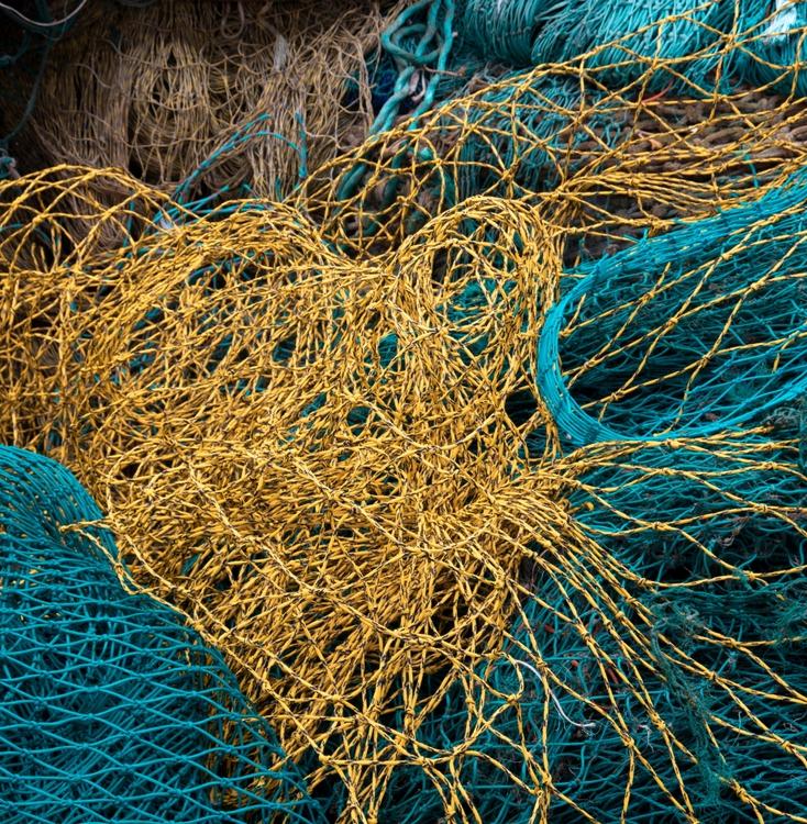 Из озера Иссык-Куль достали более тысячи метров старых сетей 