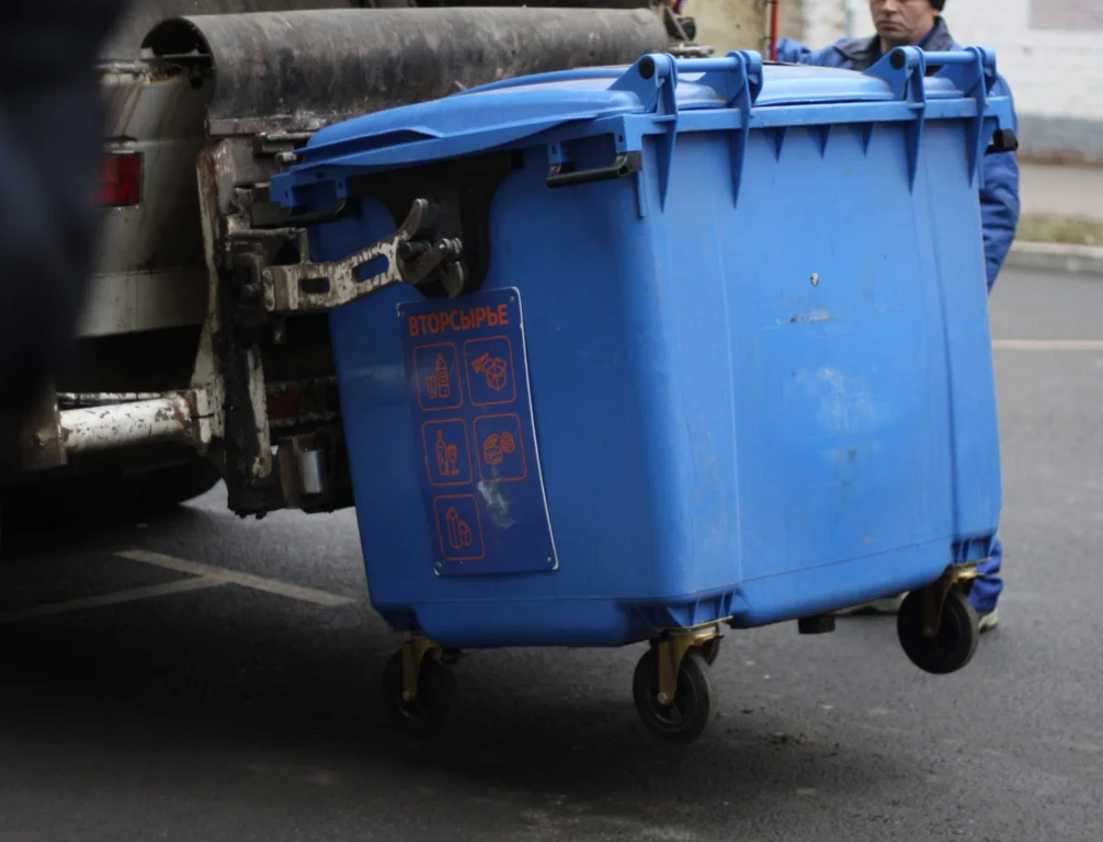 В Москве тестируют «умные» мусорные баки для вторсырья