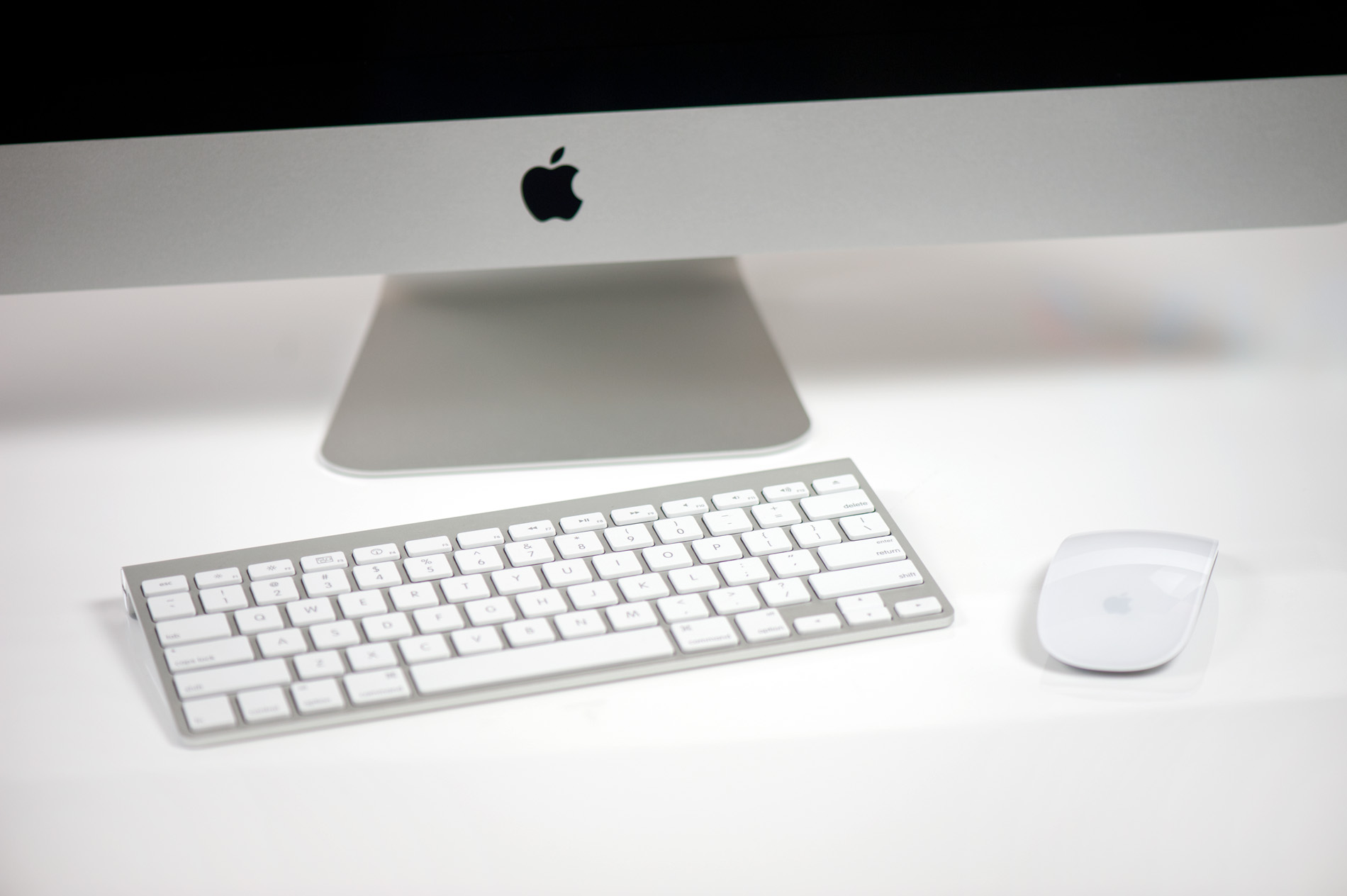 Apple отказалась от одноразовых батареек в мышках и клавиатурах