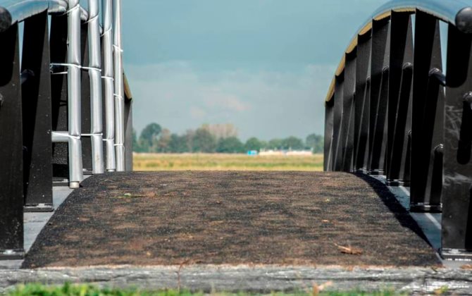 В Нидерландах тестируют асфальт из соломы